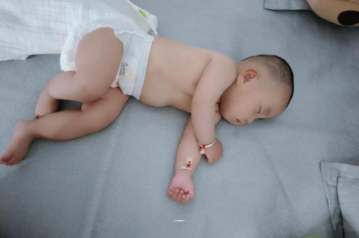 承德宝宝积食发烧怎么处理